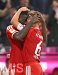 31.10.2026, Fussball Bundesliga 2026/2027, 8.Spieltag, FC Bayern München - Borussia Dortmund, in der Allianz-Arena München,   v.l. Dayot Upamecano (FC Bayern München) jubelt mit Joshua Kimmich (FC Bayern München) 

