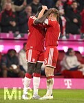 31.10.2026, Fussball Bundesliga 2026/2027, 8.Spieltag, FC Bayern München - Borussia Dortmund, in der Allianz-Arena München,   v.l. Dayot Upamecano (FC Bayern München) und Joshua Kimmich (FC Bayern München) jubeln


