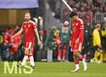 31.10.2026, Fussball Bundesliga 2026/2027, 8.Spieltag, FC Bayern München - Borussia Dortmund, in der Allianz-Arena München,   v.l. Konrad Laimer (FC Bayern München) und Nathaniel Brown (FC Bayern München) lassen die Köpfe hängen nach dem 2:2


