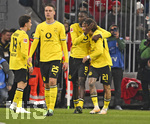 31.10.2026, Fussball Bundesliga 2026/2027, 8.Spieltag, FC Bayern München - Borussia Dortmund, in der Allianz-Arena München,   v.l. Konstantinos Karetsas (Borussia Dortmund), Joey Veerman (Borussia Dortmund), Serhou Yadaly Guirassy (Borussia Dortmund) und Fabio Silva (Borussia Dortmund) jubeln

