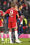 31.10.2026, Fussball Bundesliga 2026/2027, 8.Spieltag, FC Bayern München - Borussia Dortmund, in der Allianz-Arena München,   Trainer Niko Kovac (Borussia Dortmund) umarmnt Harry Kane (FC Bayern München) 


