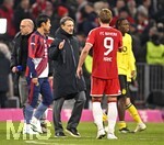 31.10.2026, Fussball Bundesliga 2026/2027, 8.Spieltag, FC Bayern München - Borussia Dortmund, in der Allianz-Arena München,   Trainer Niko Kovac (Borussia Dortmund) shakehands mit Harry Kane (FC Bayern München) 


