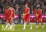 31.10.2026, Fussball Bundesliga 2026/2027, 8.Spieltag, FC Bayern München - Borussia Dortmund, in der Allianz-Arena München,   v.l. Dayot Upamecano (FC Bayern München), Joshua Kimmich (FC Bayern München), Min-jae Kim (Bayern München, Minjae Kim), Harry Kane (FC Bayern München) und Nathaniel Brown (FC Bayern München) lassen die Köpfe hängen



